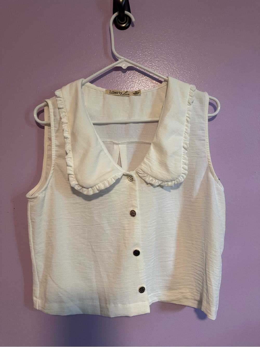 Liberty Love Cream Ruffle Collar Sleeveless Button Front Camisole